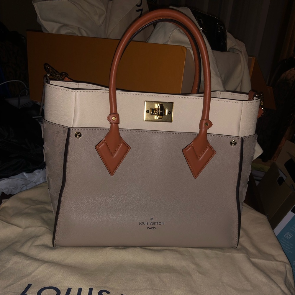 Louis Vuitton Cabas On My Side bag!